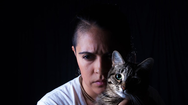 indigenous_woman_with_cat